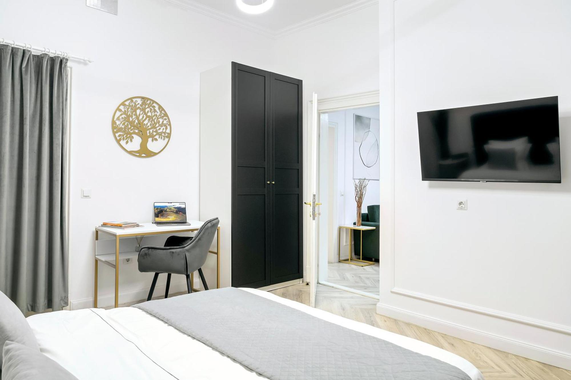 Garden High Ceilings Free Parking *